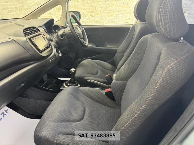 Honda FIT HYBRID 2012-08 8691592-5