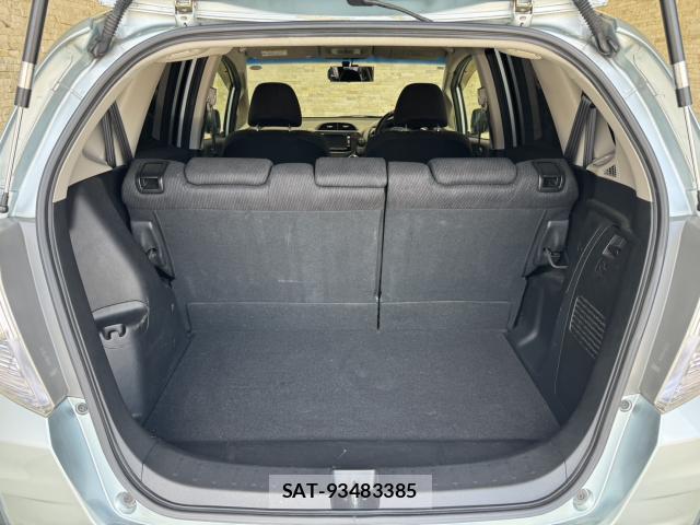 Honda FIT HYBRID 2012-08 8691592-9