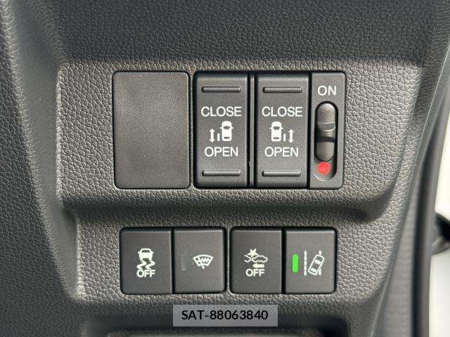 Honda FREED 2024-03 8691476-17