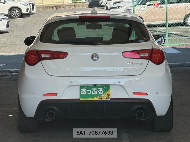 ALFA ROMEO GIULIETTA 2021-06 8690676-7