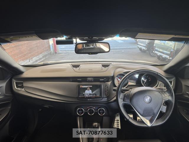 ALFA ROMEO GIULIETTA 2021-06 8690676-8