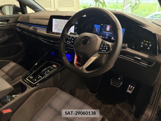 VolksWagen GOLF GTI 2022-11 8691000-10