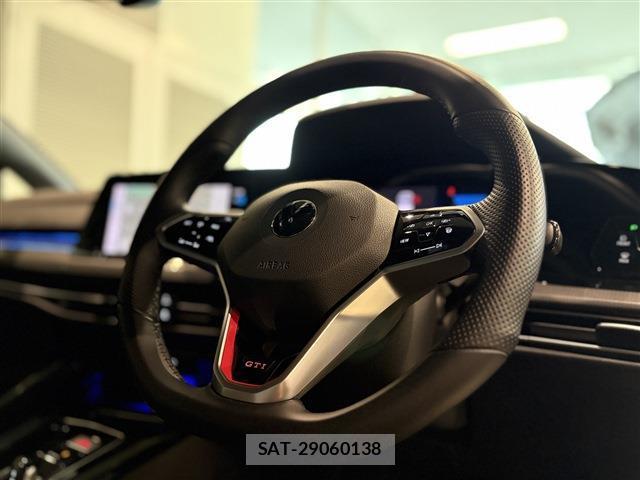 VolksWagen GOLF GTI 2022-11 8691000-11