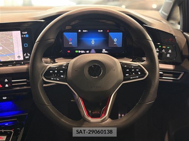 VolksWagen GOLF GTI 2022-11 8691000-9