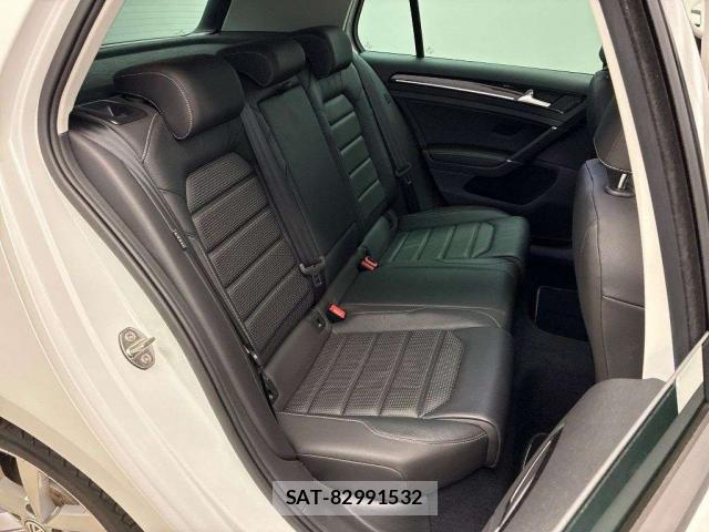 VolksWagen GOLF 2018-02 8691519-4