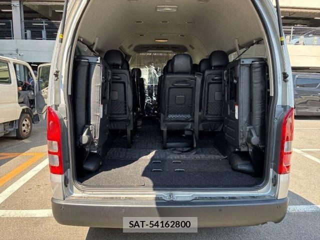 Toyota HIACE COMMUTER 2023-07 8690509-2