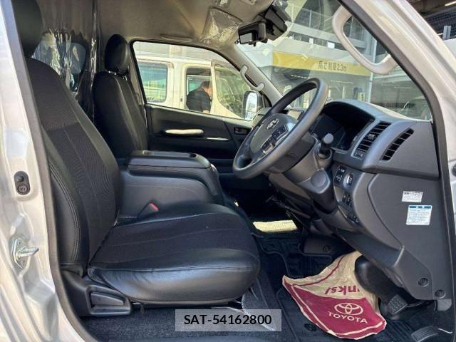 Toyota HIACE COMMUTER 2023-07 8690509-3