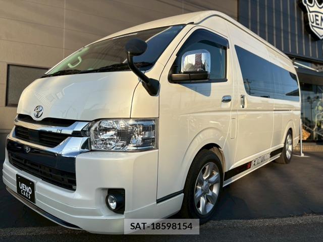 Toyota HIACE VAN 2021-12 8690395-1