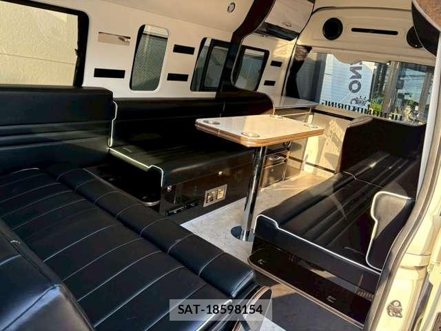 Toyota HIACE VAN 2021-12 8690395-11