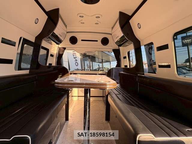 Toyota HIACE VAN 2021-12 8690395-13