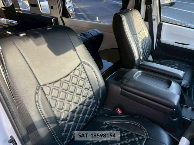 Toyota HIACE VAN 2021-12 8690395-14