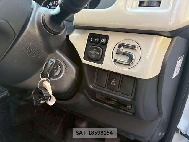Toyota HIACE VAN 2021-12 8690395-17