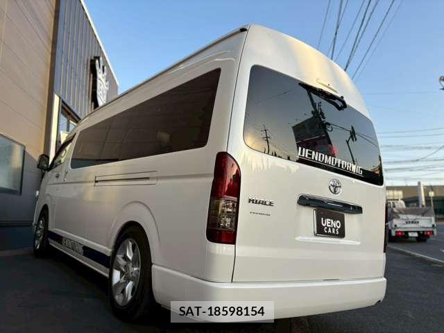 Toyota HIACE VAN 2021-12 8690395-3