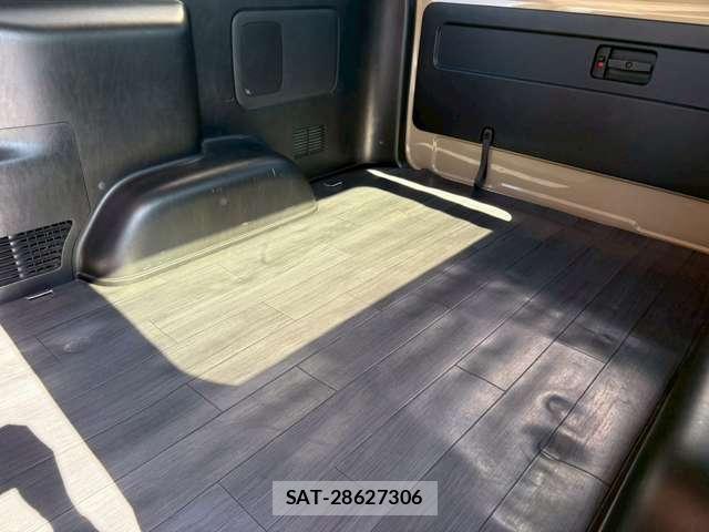 Toyota HIACE VAN 2012-07 8690396-14