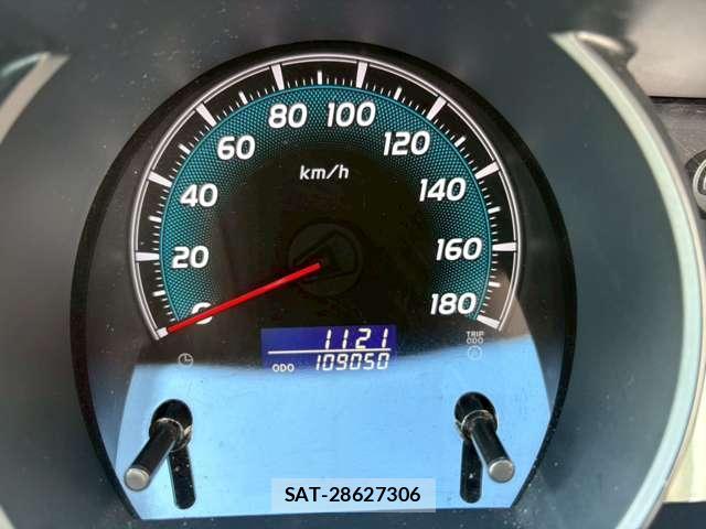 Toyota HIACE VAN 2012-07 8690396-17