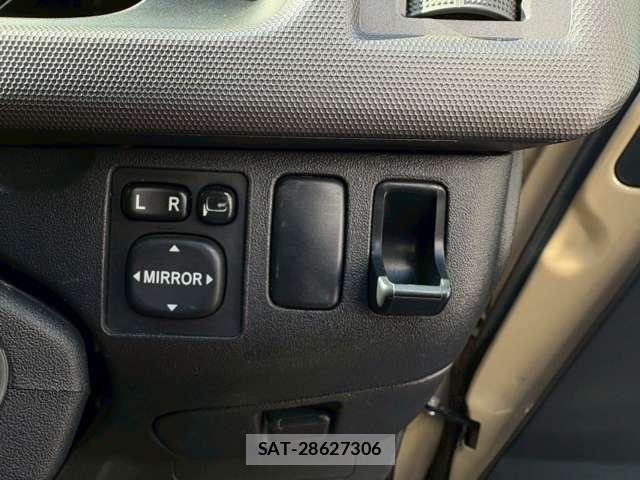 Toyota HIACE VAN 2012-07 8690396-19