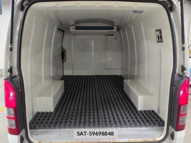 Toyota HIACE VAN 2019-03 8690499-2
