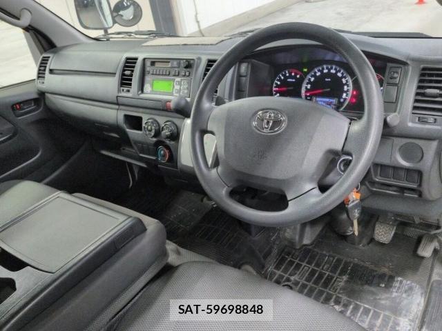 Toyota HIACE VAN 2019-03 8690499-3
