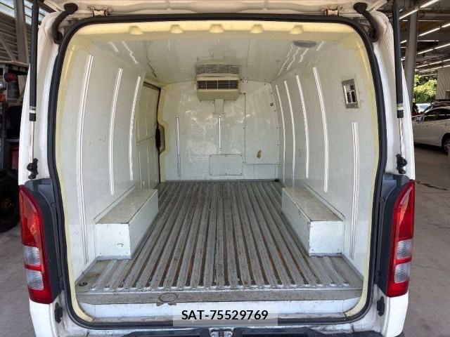 Toyota HIACE VAN 2018-11 8690504-2