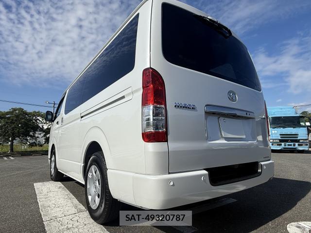 Toyota HIACE VAN 2026-08 8690890-13