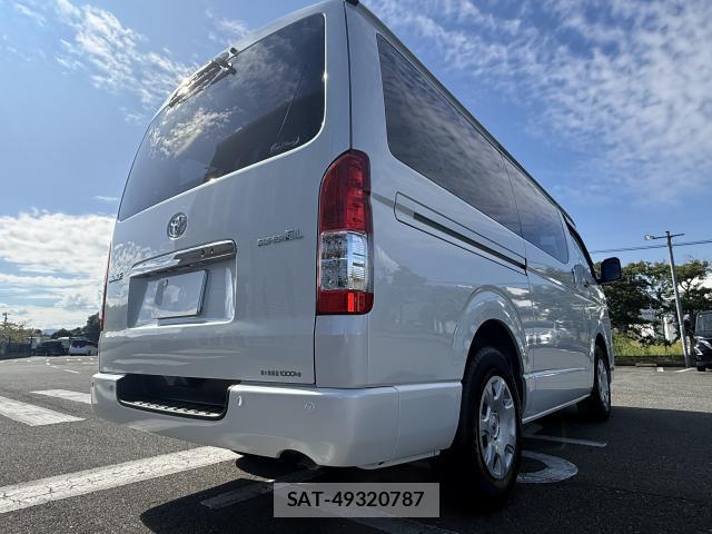 Toyota HIACE VAN 2026-08 8690890-14