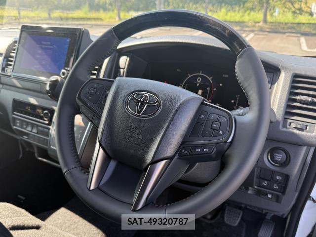 Toyota HIACE VAN 2026-08 8690890-17