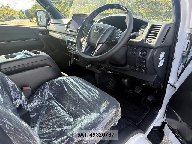 Toyota HIACE VAN 2026-08 8690890-2
