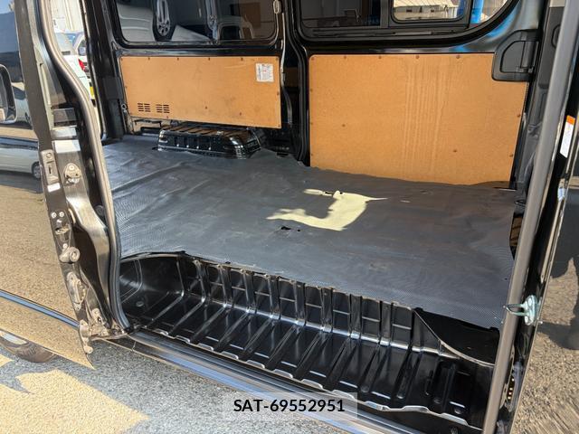 Toyota HIACE VAN 2021-05 8690999-16