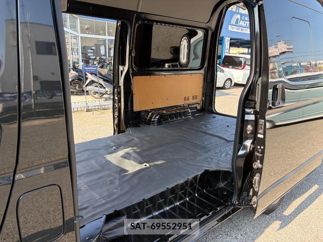 Toyota HIACE VAN 2021-05 8690999-17