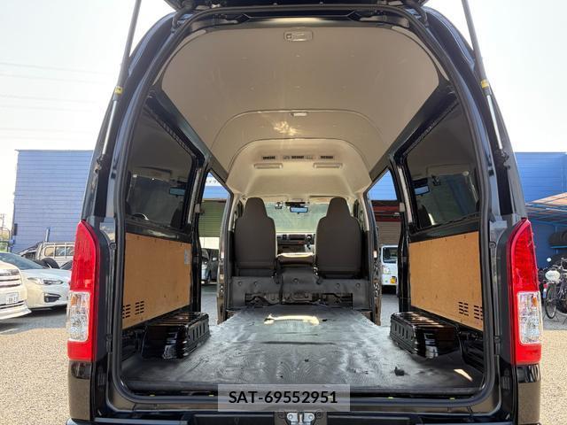 Toyota HIACE VAN 2021-05 8690999-18