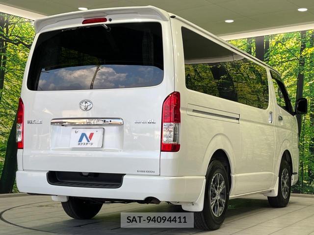 Toyota HIACE VAN 2022-03 8691893-16