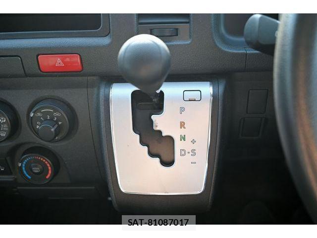 Toyota HIACE VAN 2020-04 8691916-15