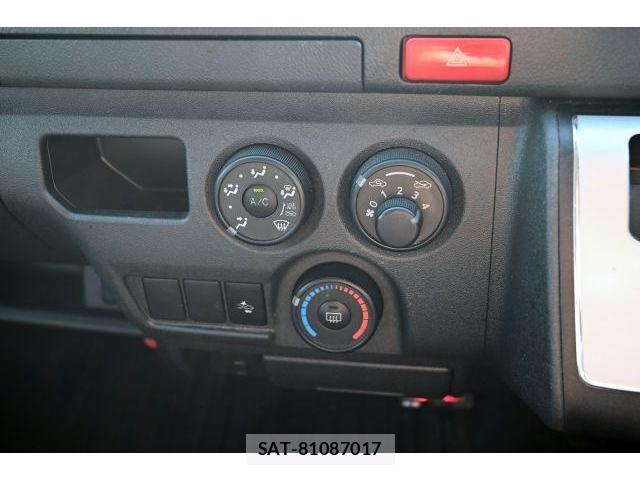 Toyota HIACE VAN 2020-04 8691916-16