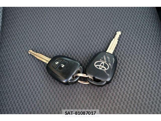 Toyota HIACE VAN 2020-04 8691916-19
