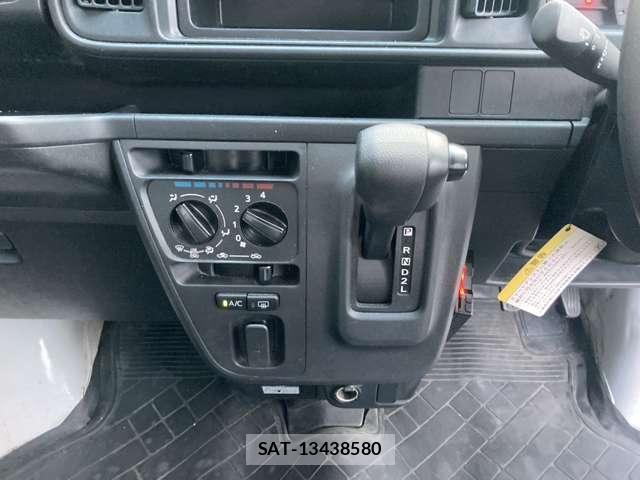 Daihatsu HIJET CARGO 2020-07 8690670-17