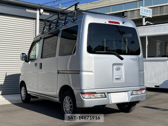 Daihatsu HIJET CARGO 2021-04 8691652-3