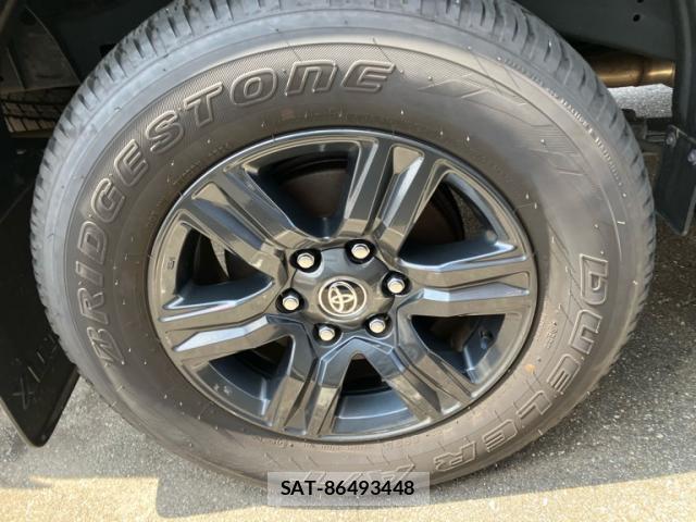 Toyota HILUX 2024-11 8690810-12