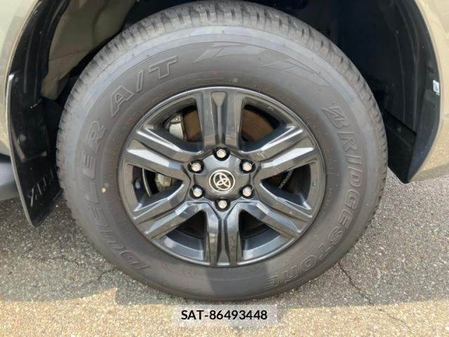 Toyota HILUX 2024-11 8690810-3