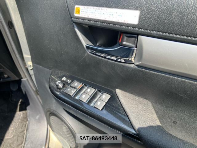 Toyota HILUX 2024-11 8690810-5