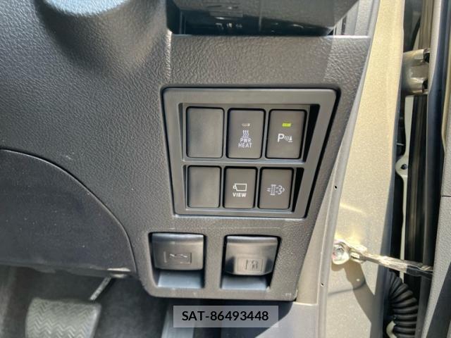 Toyota HILUX 2024-11 8690810-8