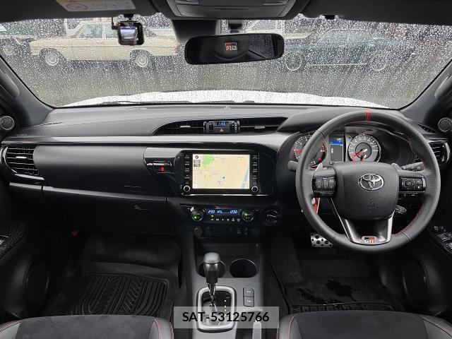 Toyota HILUX 2022-07 8690845-2