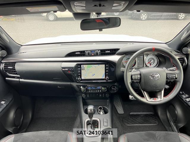 Toyota HILUX 2023-08 8690851-2