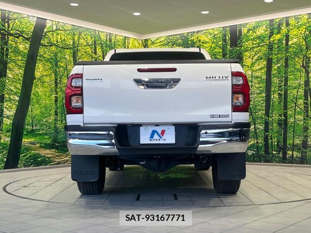 Toyota HILUX 2022-04 8691888-14