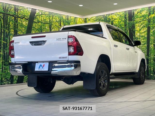 Toyota HILUX 2022-04 8691888-16