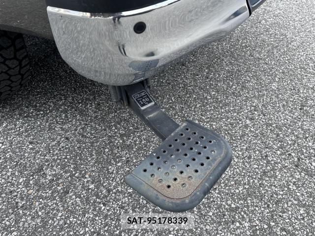 Toyota HILUX 2021-02 8691906-12