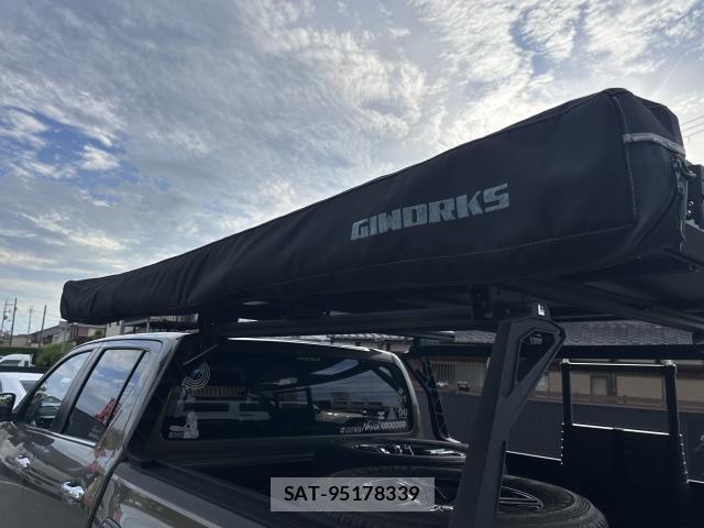 Toyota HILUX 2021-02 8691906-13
