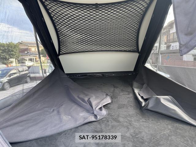 Toyota HILUX 2021-02 8691906-18