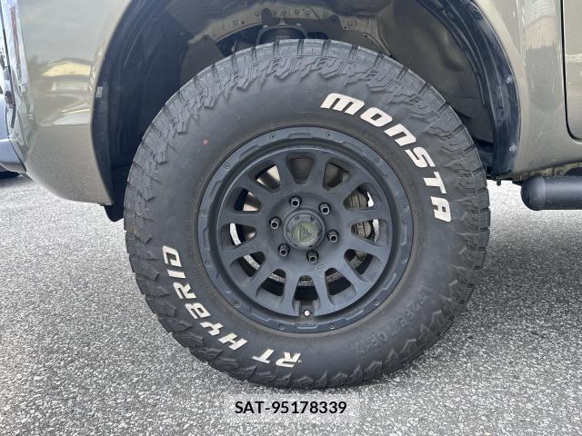 Toyota HILUX 2021-02 8691906-3
