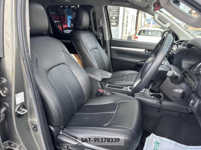 Toyota HILUX 2021-02 8691906-6