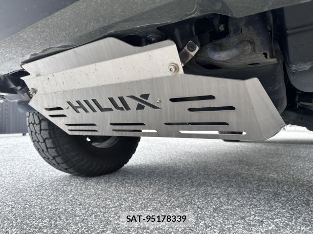 Toyota HILUX 2021-02 8691906-9